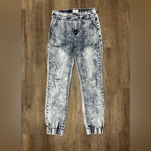 GOGO Women's Distressed Gray Ankle Jeans Size 5